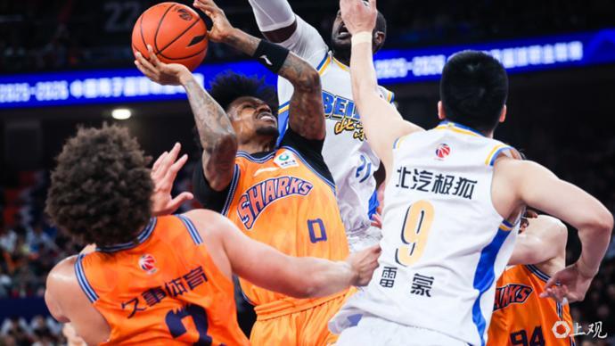 B体育app下载-【动力图】团队篮球显威，上海男篮主场胜北京