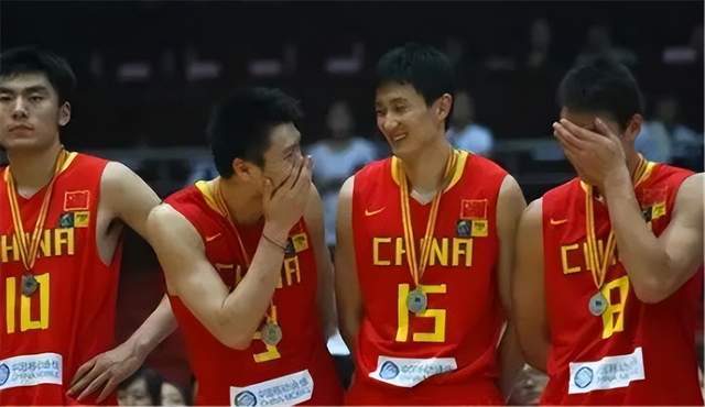 B体育app下载-两场世预赛过后,中国男篮已经告别了广东时代